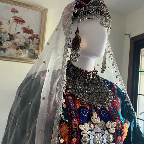 Afghani dress comes with all accessories. - Picture 7 of 8